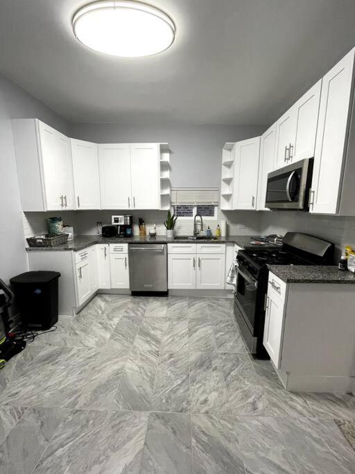 Lovely Logan Square 2-bedroom In