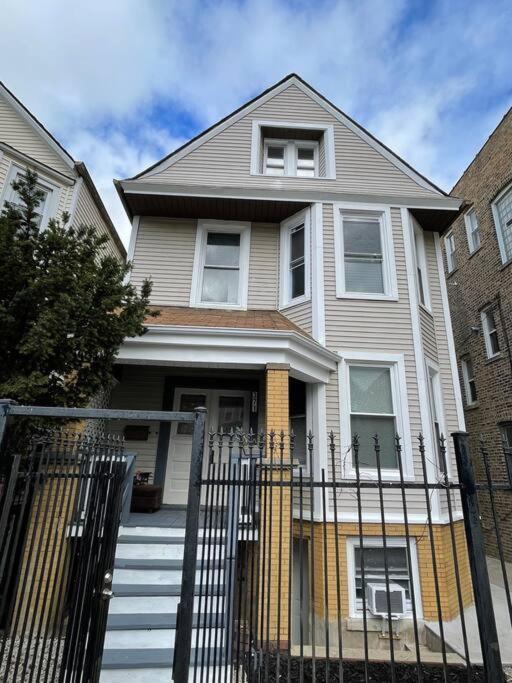 Lovely Logan Square 2-bedroom In * Chicago