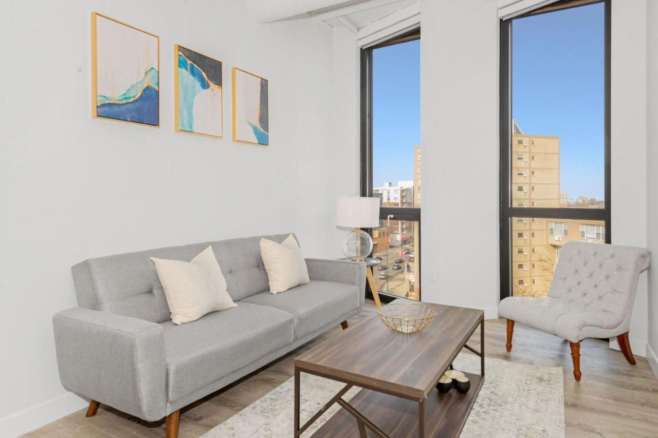 Chic Modern 2 Bedroom Suite With Gym, Garage And Meeting Room By Stay Gia Apartment