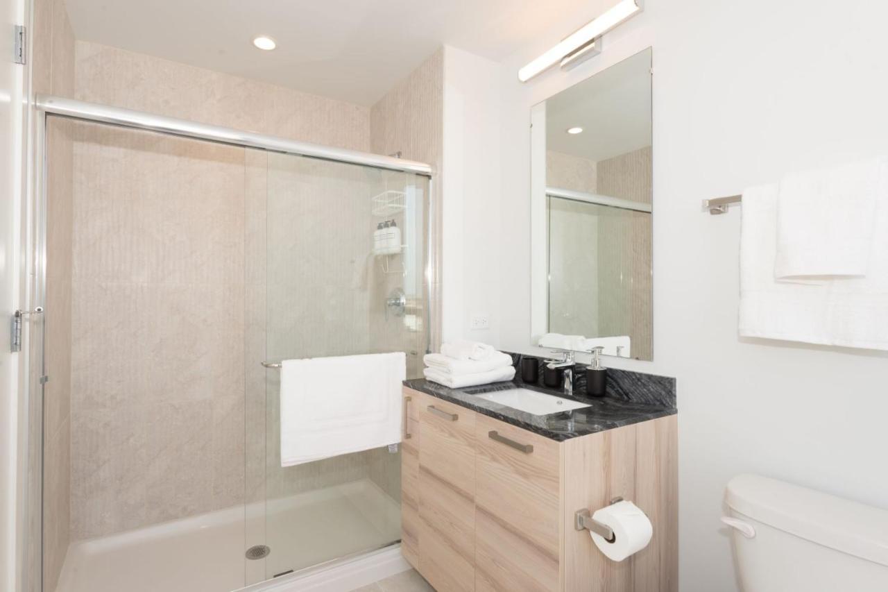 Chic Modern 2 Bedroom Suite With Gym, Garage And Meeting Room By Stay Gia Apartment