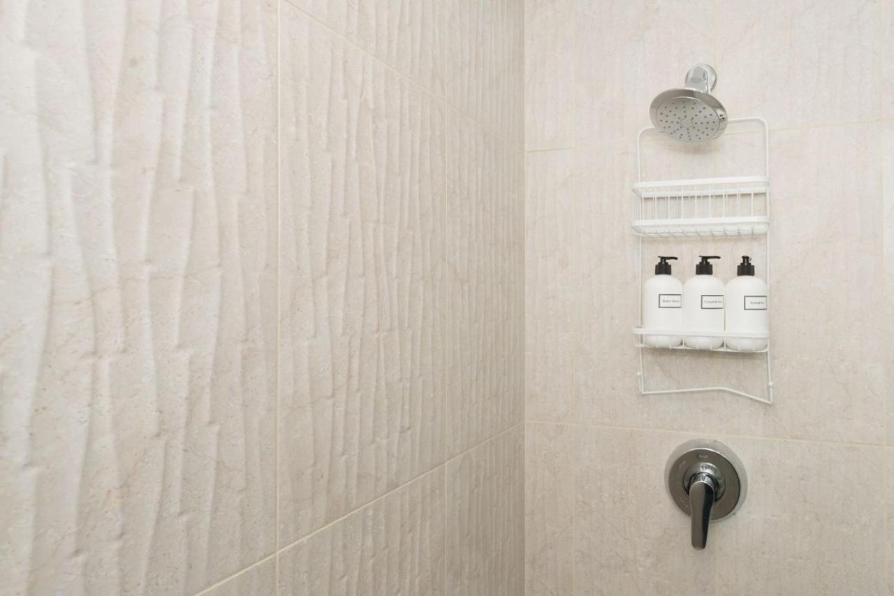 Chic Modern 2 Bedroom Suite With Gym, Garage And Meeting Room By Stay Gia Apartment *