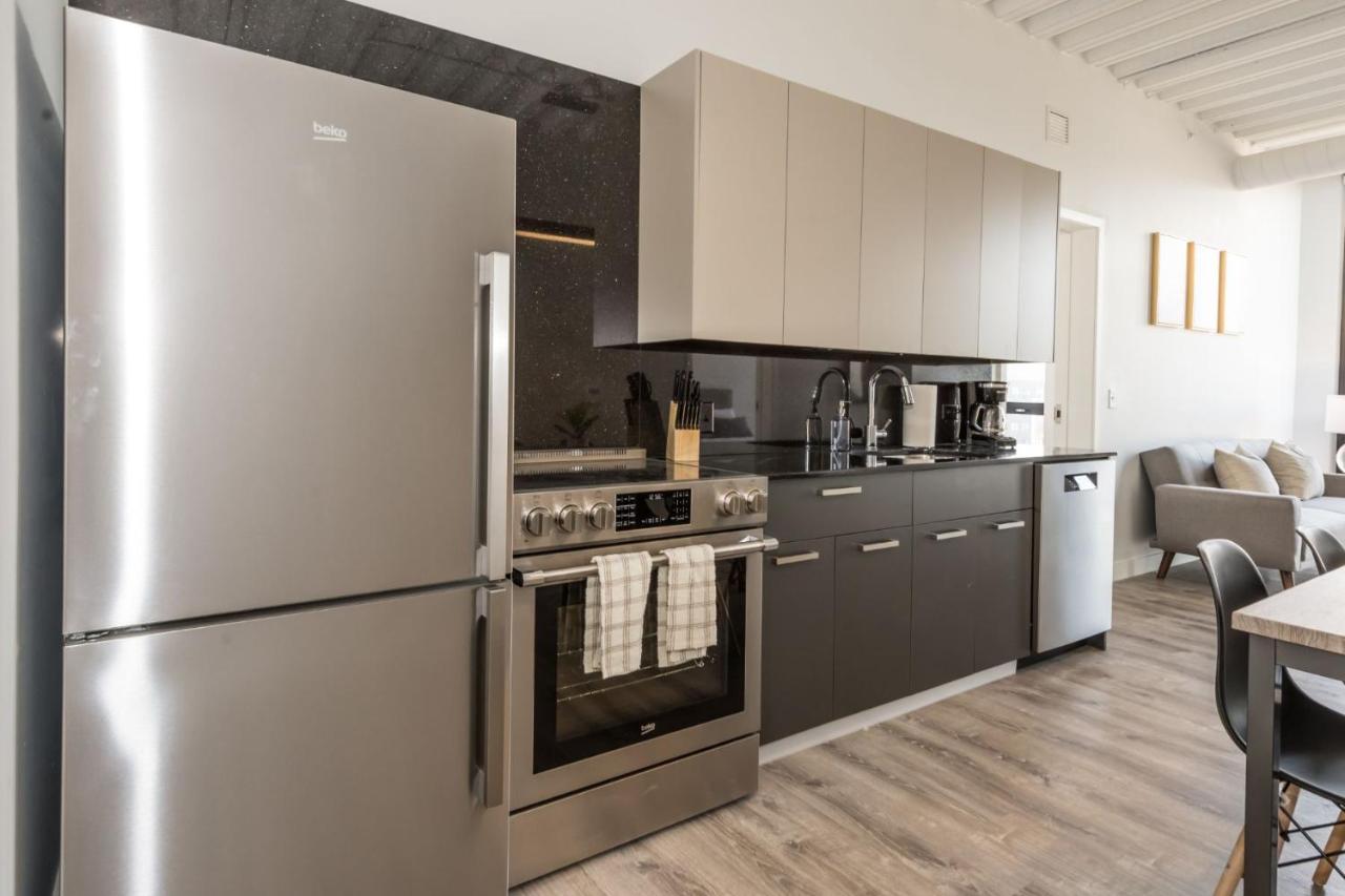 Chic Modern 2 Bedroom Suite With Gym, Garage And Meeting Room By Stay Gia
