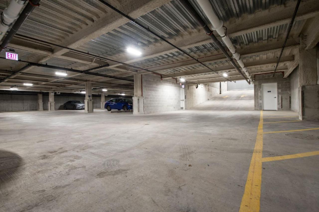 Chic Modern 2 Bedroom Suite With Gym, Garage And Meeting Room By Stay Gia Apartment Chicago