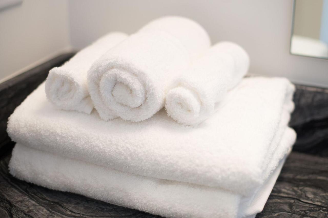 Chic Modern 2 Bedroom Suite With Gym, Garage And Meeting Room By Stay Gia