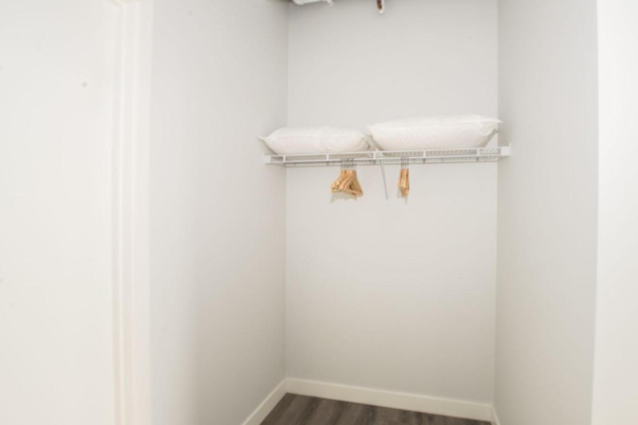 Stylish Modern 1br Right By Loyola University - Staygia Apartment