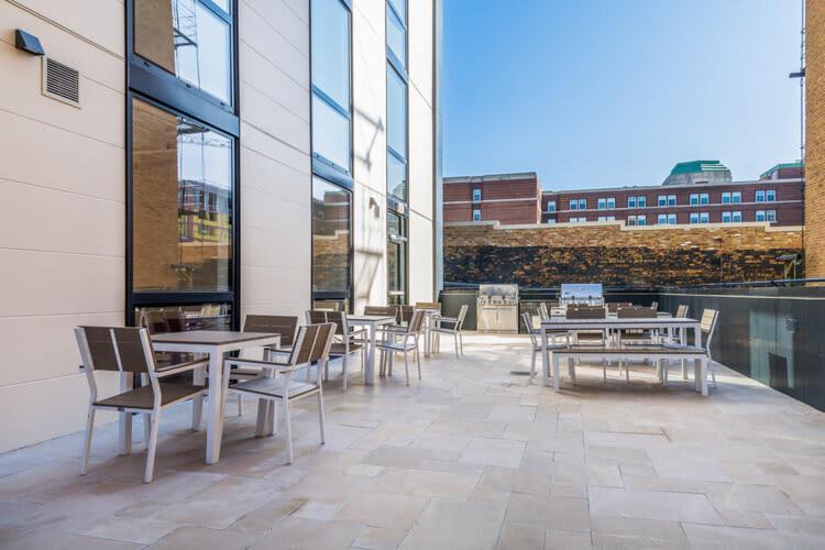Apartment Stylish Modern 1br Right By Loyola University - Staygia *