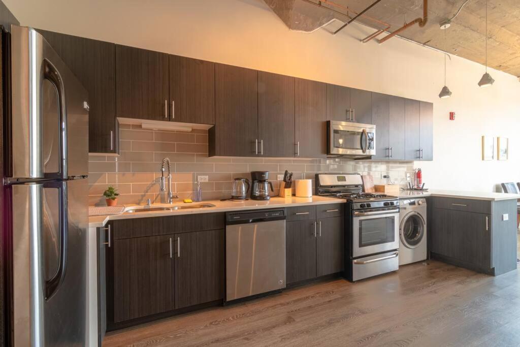 Mccormick Place Downtown: Luxurious 3br/2ba For 10