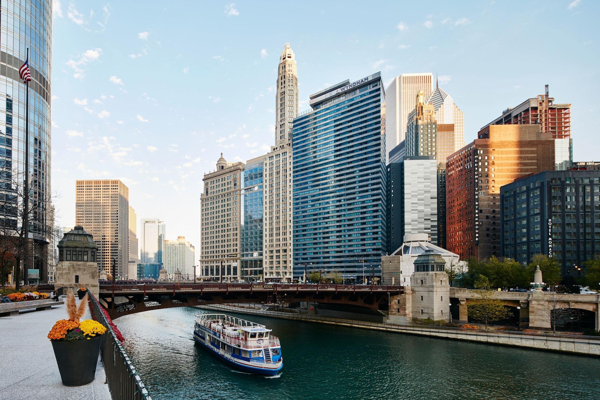 Hotel River 4*