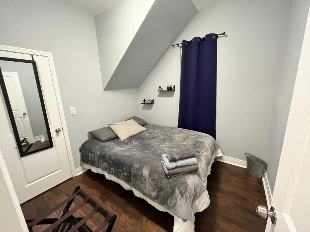 Lovely Logan Square 2-bedroom In *