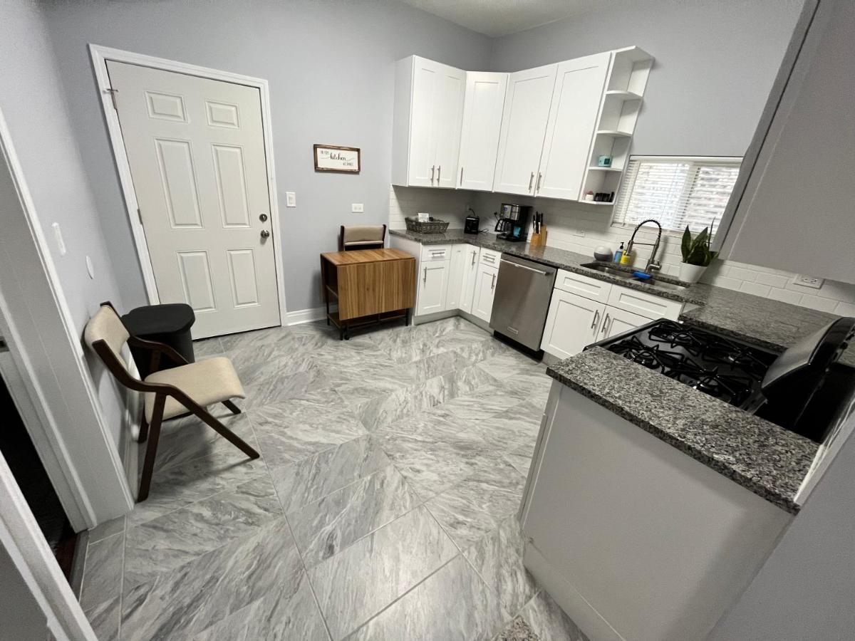 Lovely Logan Square 2-bedroom In Apartment Chicago