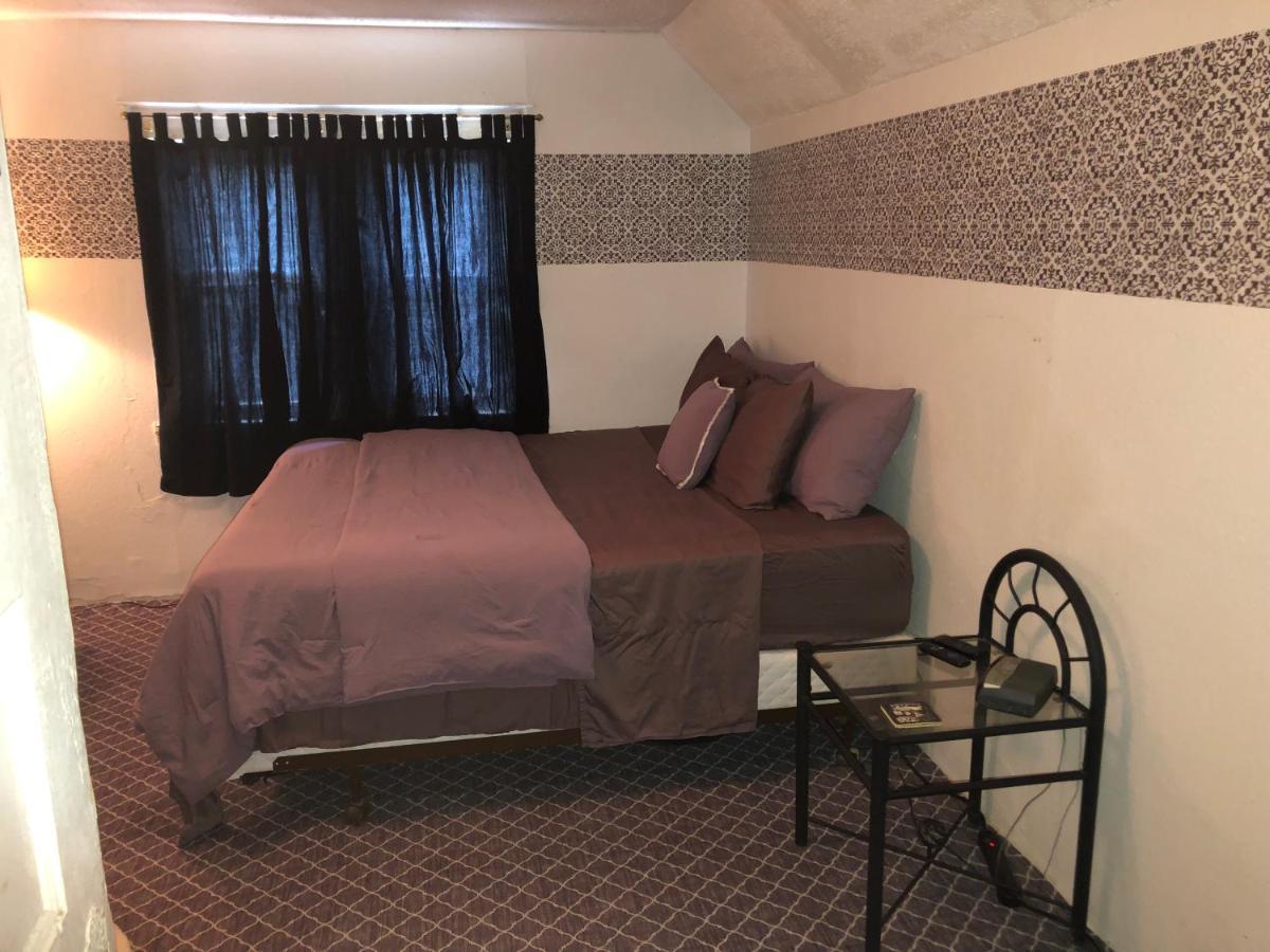 Homestay Cheerful Bedroom Free Parking Approx 15 Mins To Downtown Chicago! *