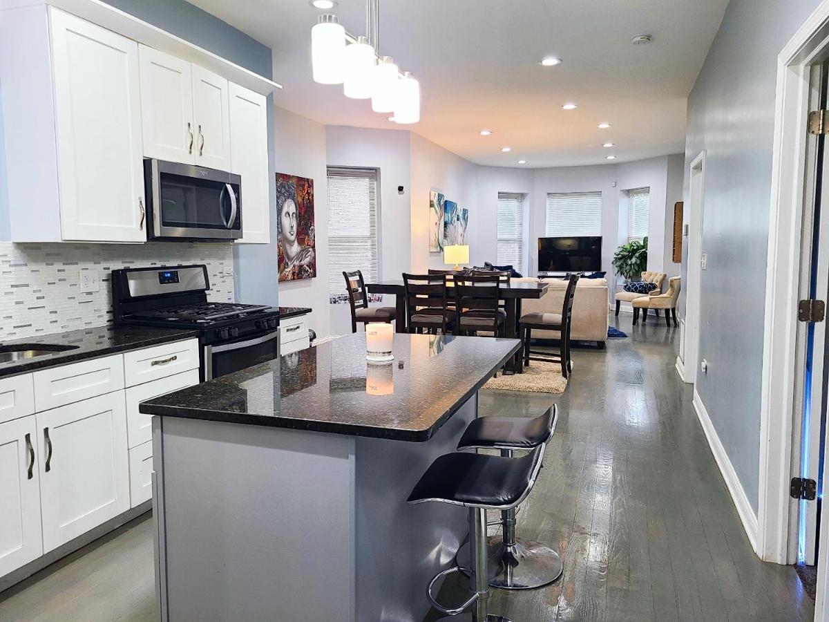 Beautiful 2 Bedroom 2 Bath Near United Center Chicago