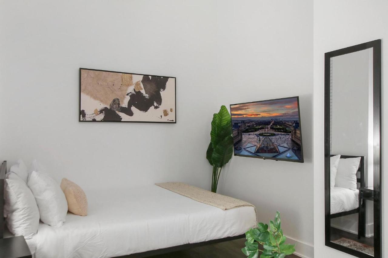 Complete And Minimalist Studio Apt - Wilson 101 Apartment