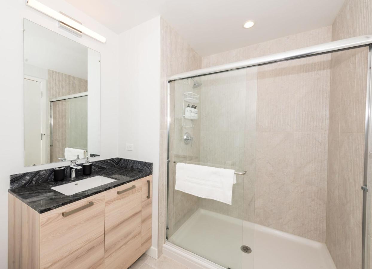 Apartment Chic 2 Bedroom With Gym Meeting By Gia Chicago