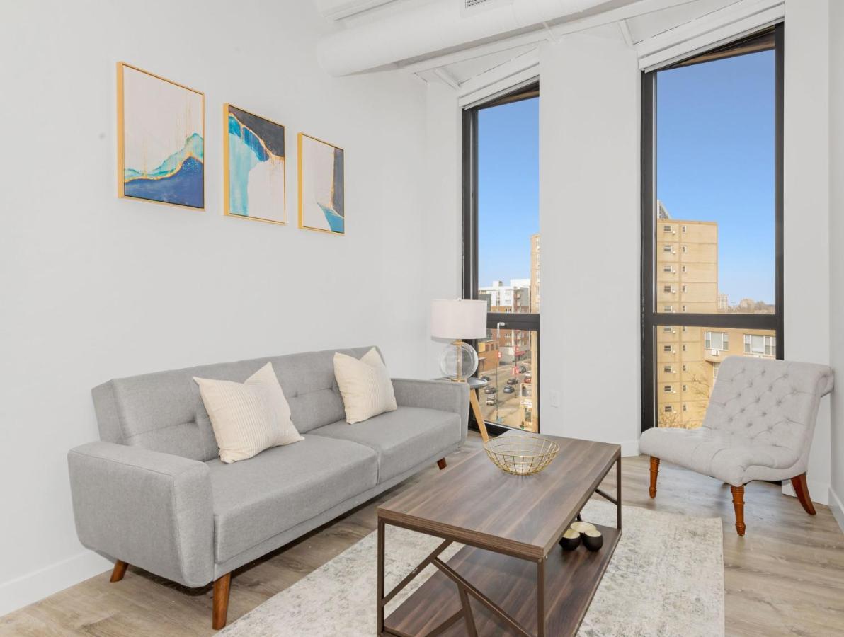 Apartment Chic 2 Bedroom With Gym Meeting By Gia Chicago