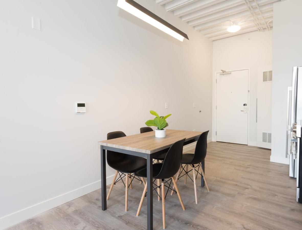 Chic 2 Bedroom With Gym Meeting By Gia