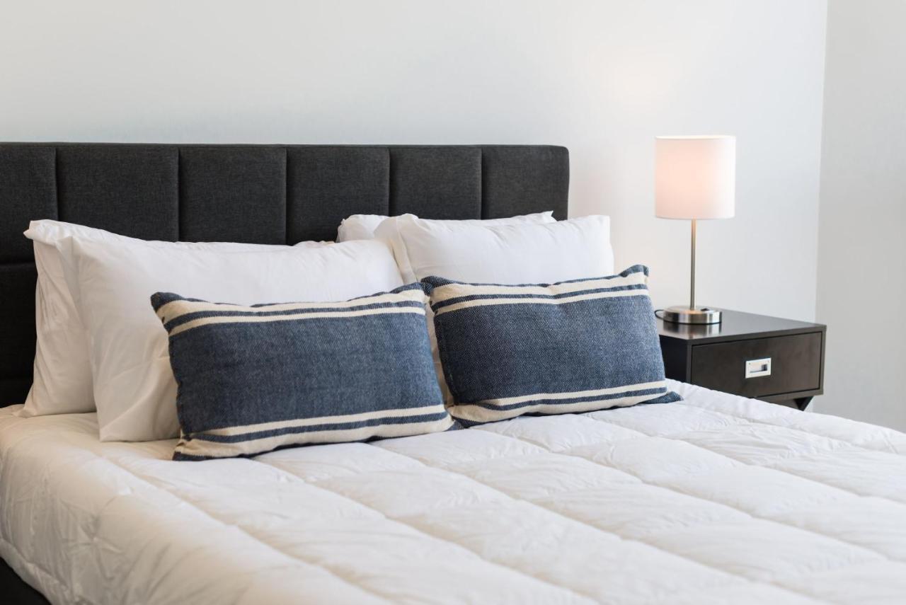 Apartment Chic 2 Bedroom With Gym Meeting By Gia Chicago