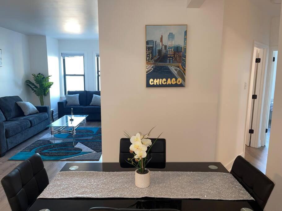 Luxury 3 Bedroom With Fireplace & Lake View! Apartment Chicago