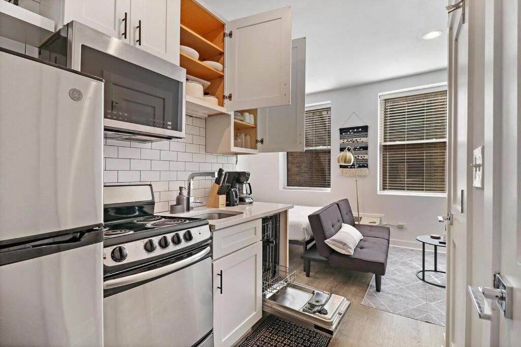 & Comfy Studio Apt Close To Shops & Dining - Montrose 210 & 212 Apartment