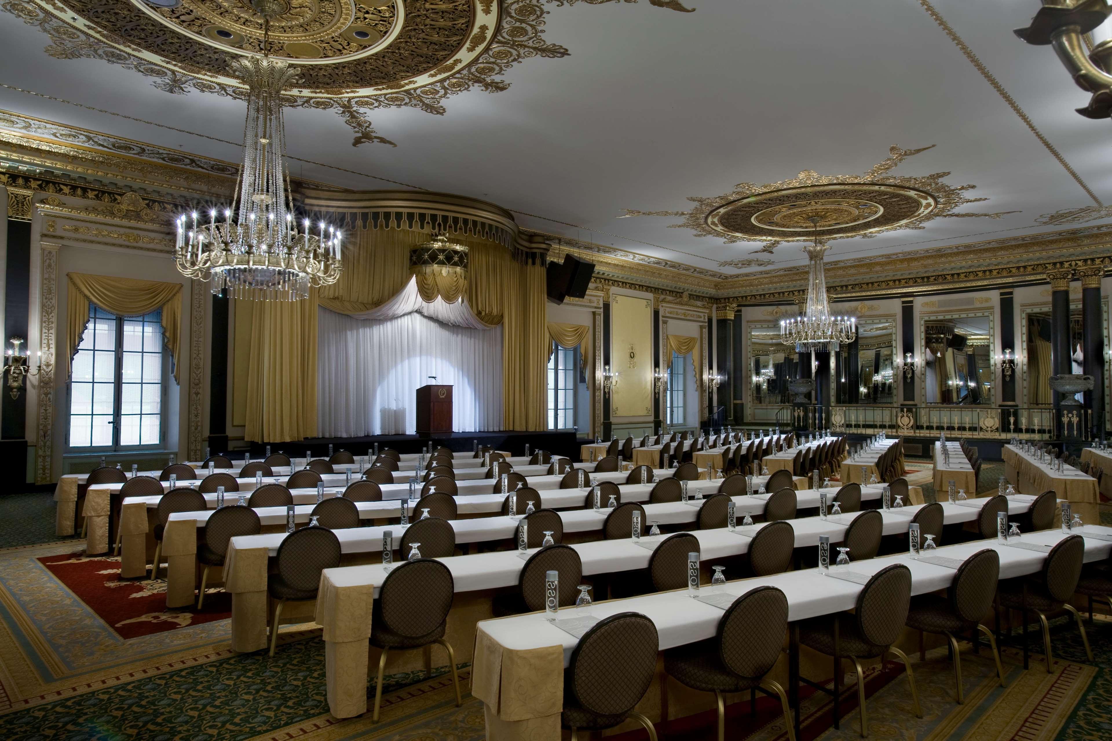 The Palmer House Hilton 4*