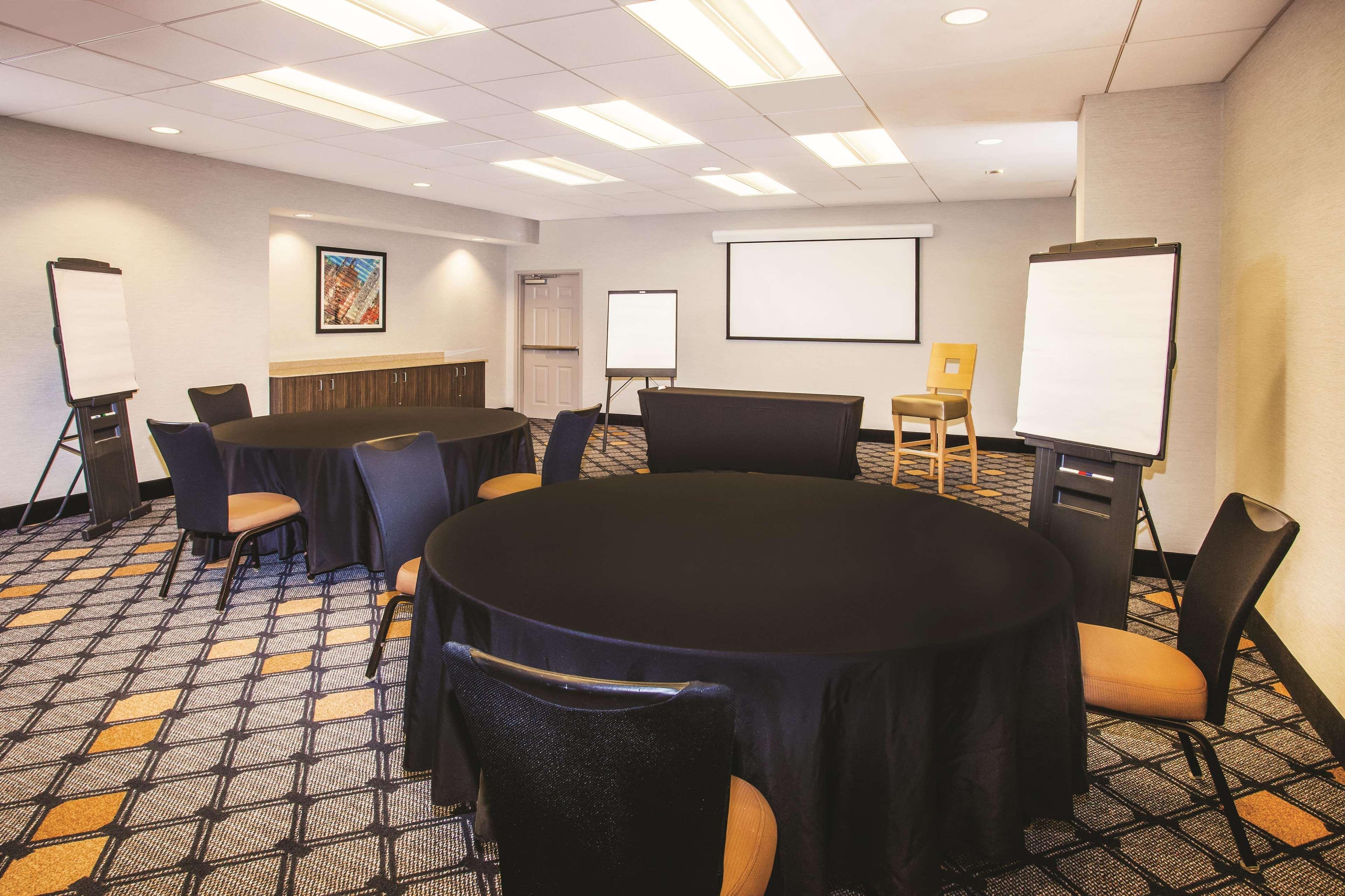 Hotel La Quinta By Wyndham Downtown