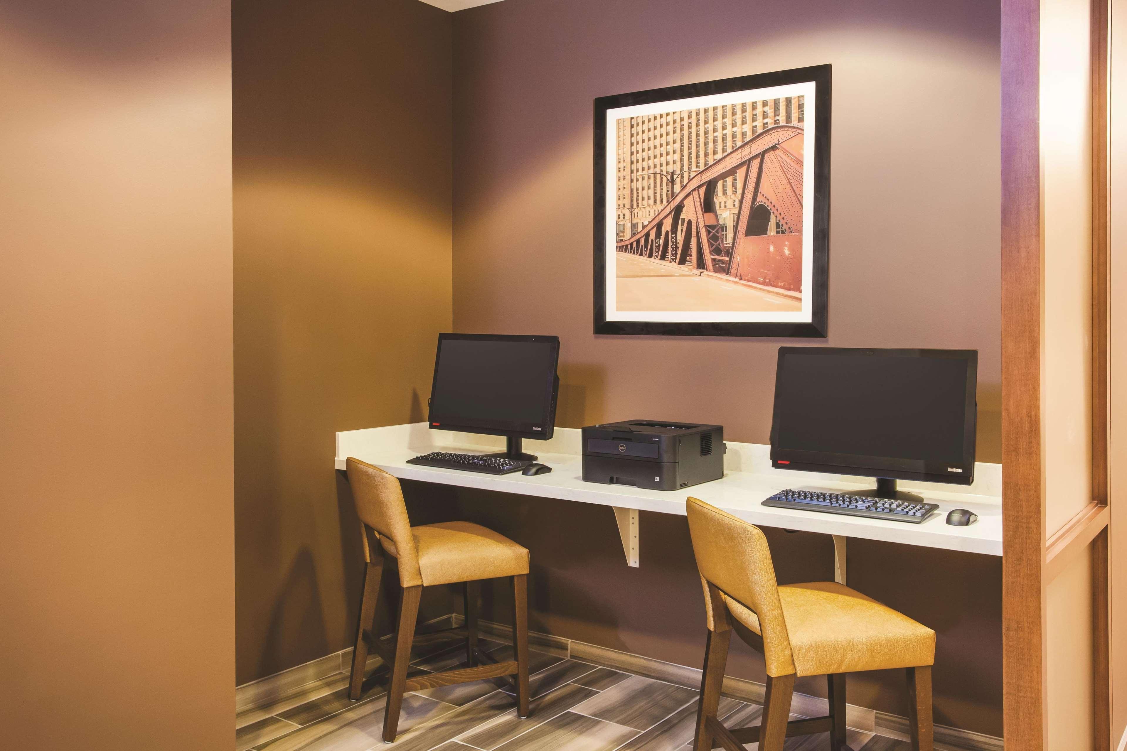 La Quinta By Wyndham Downtown Hotel