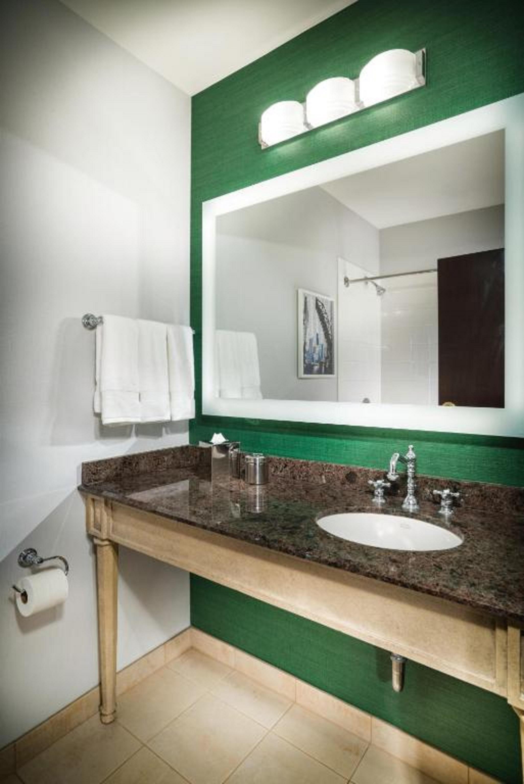 Staypineapple, An Iconic Hotel, The Loop Hotel 4*
