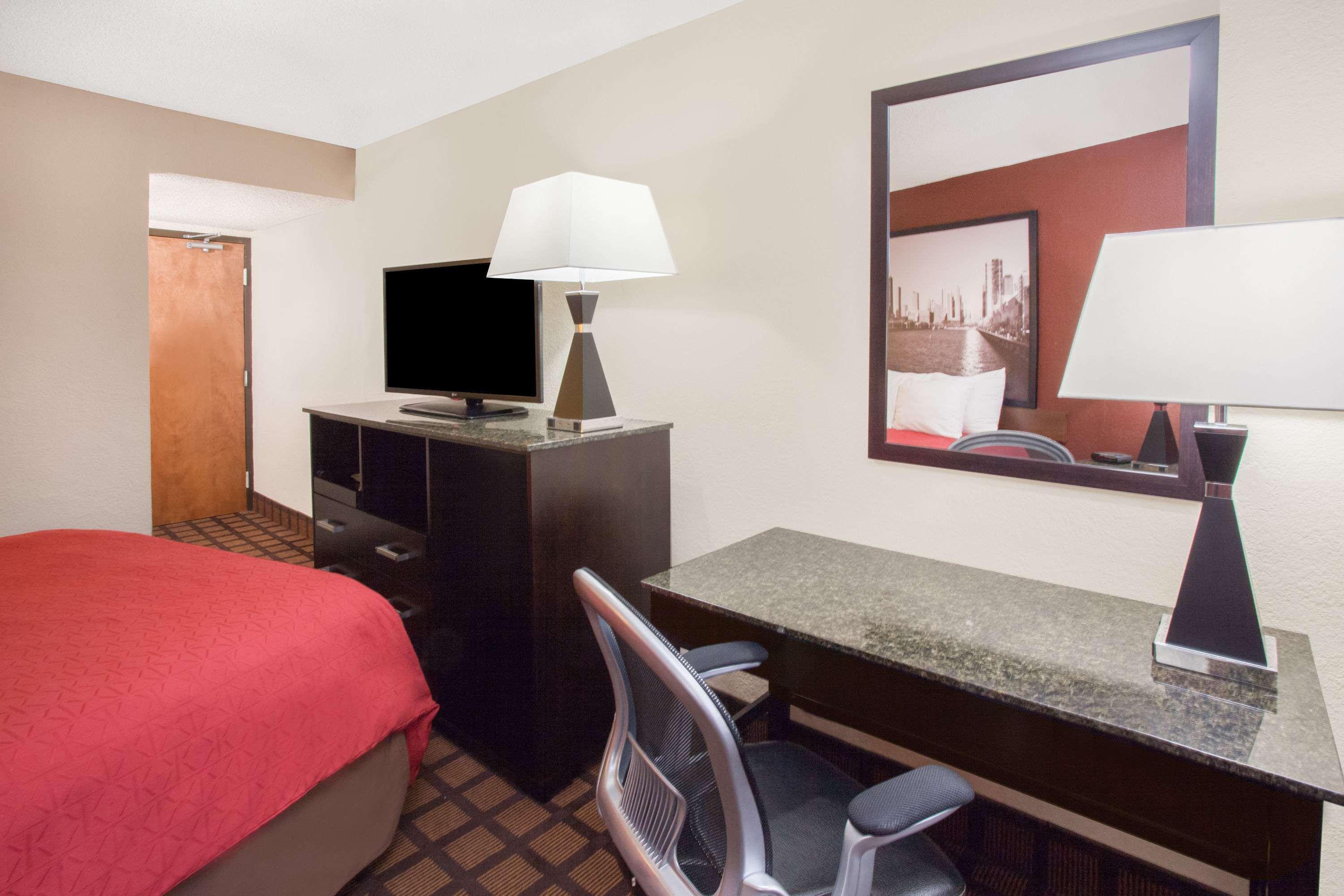 Super 8 By Wyndham Il