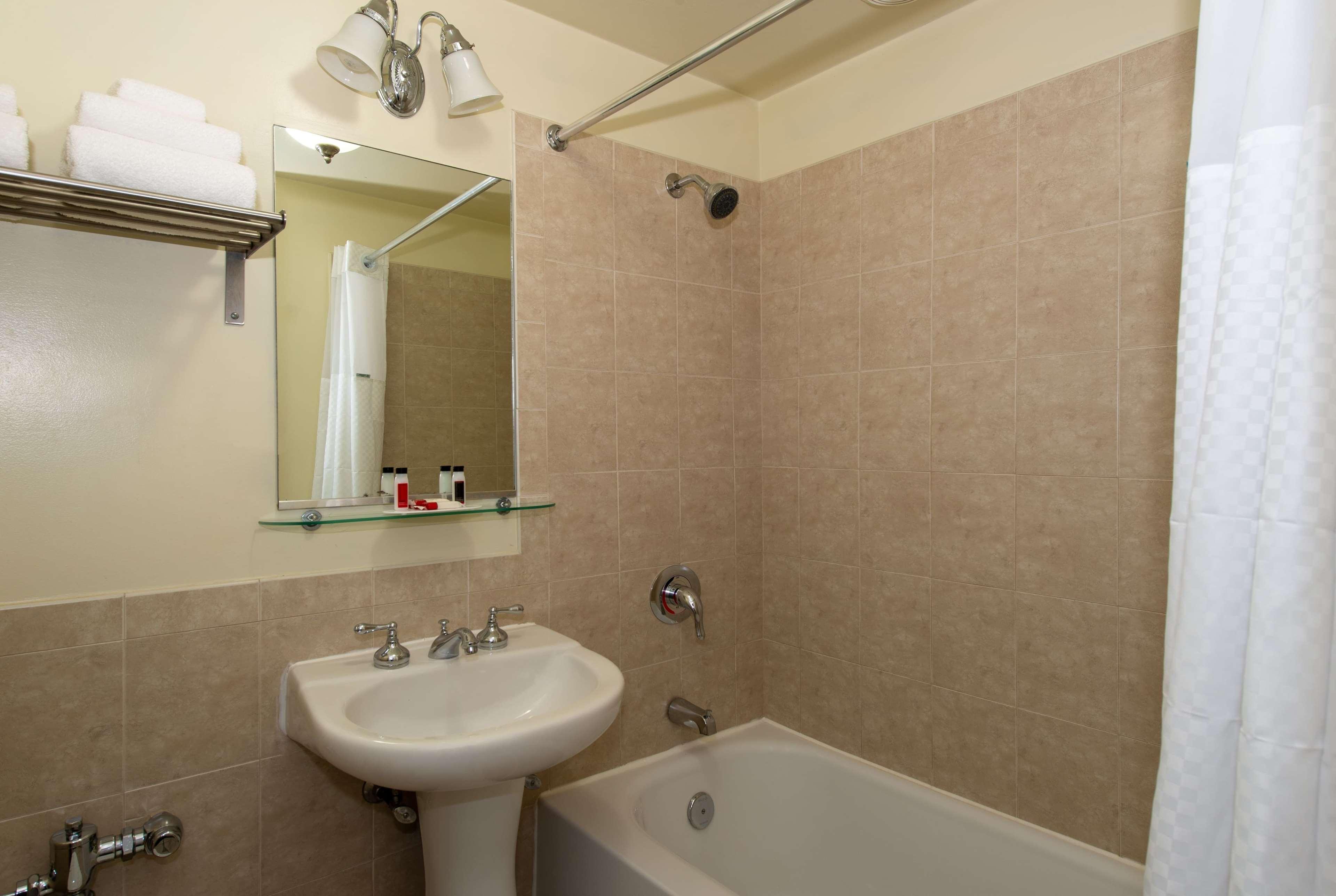 Travelodge By Wyndham Downtown 2*