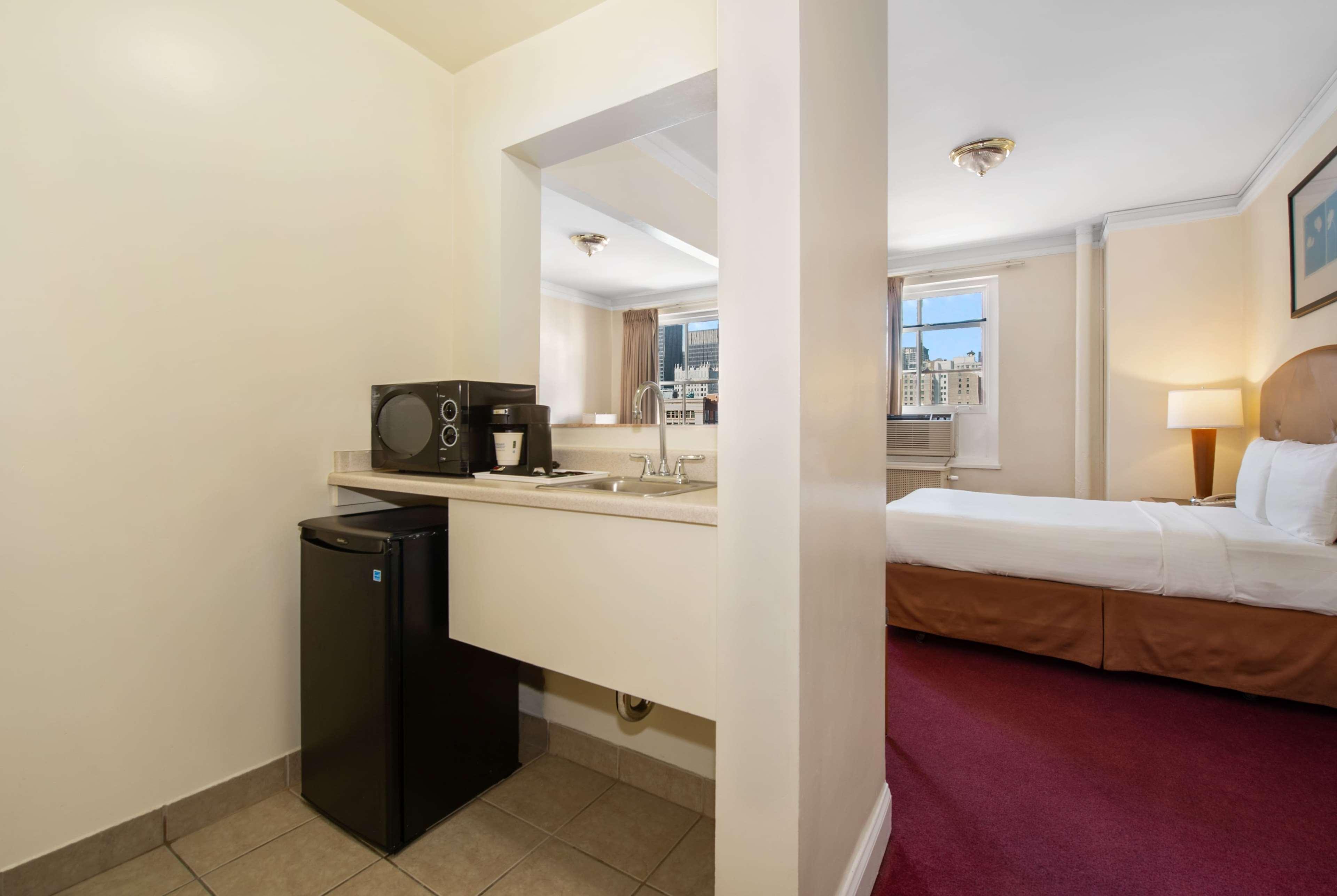 Travelodge By Wyndham Downtown Hotel