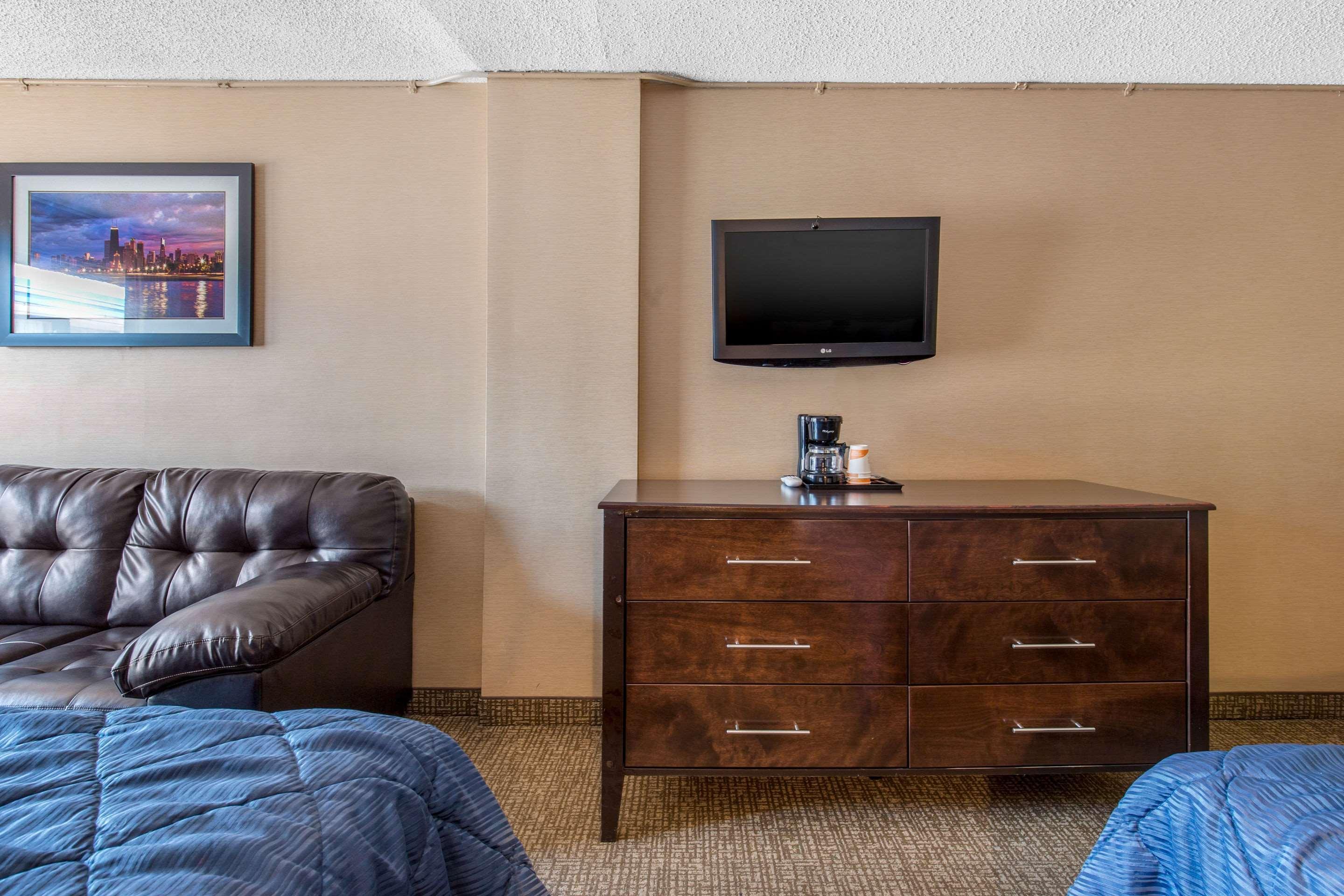 Rodeway Inn 2*