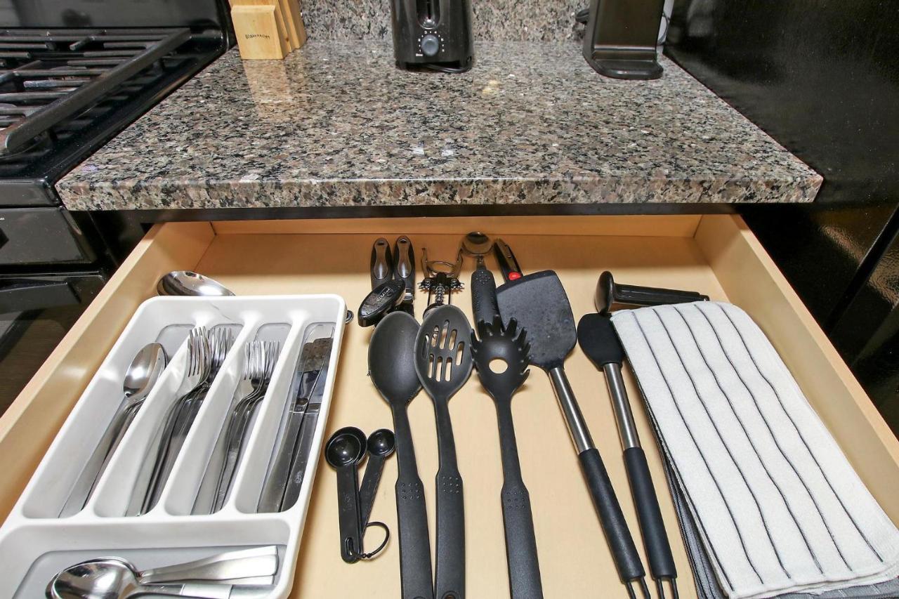 Stylish Studio In Portage Park - Pensacola 2n Apartment *