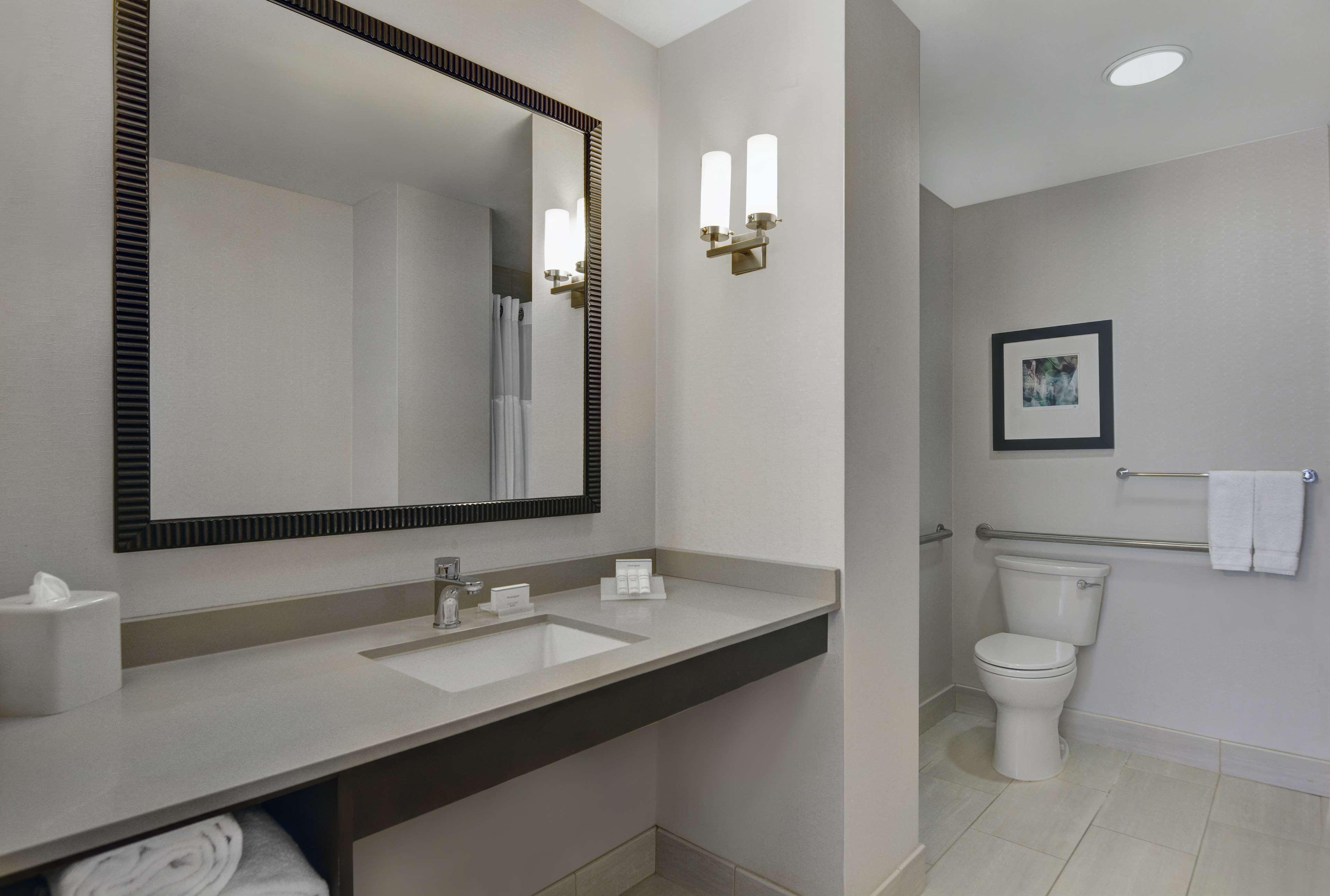 Hilton Garden Downtown/magnificent Mile Hotel