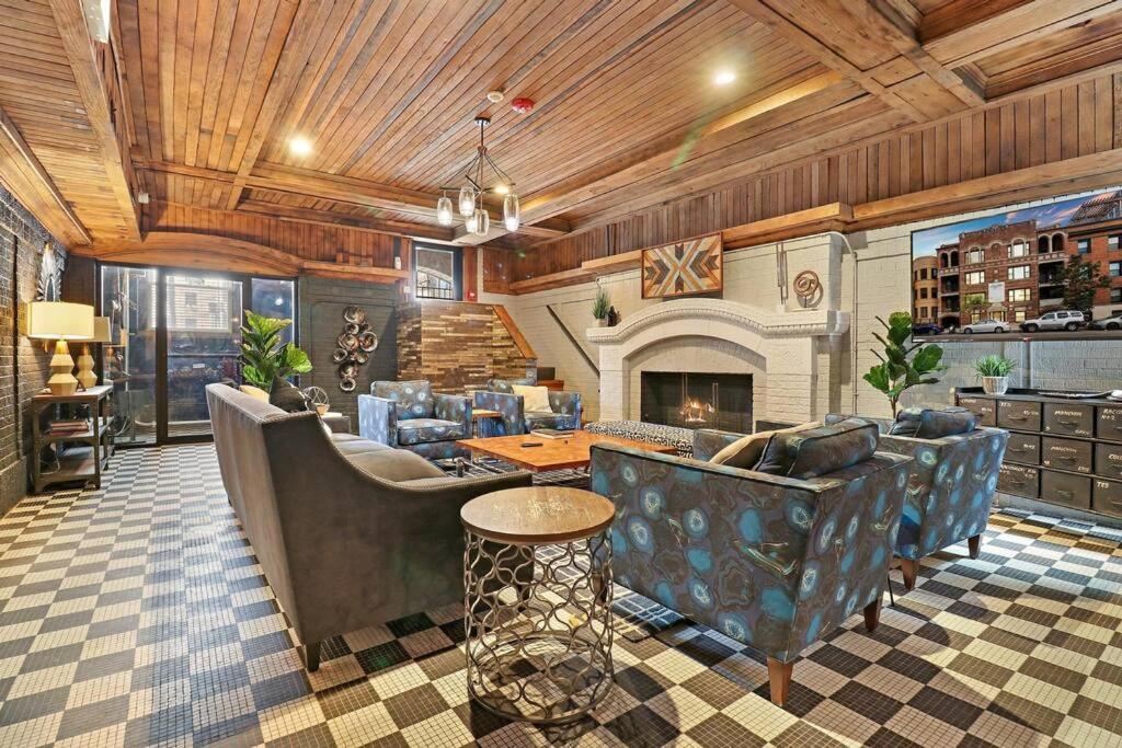& Comfy Studio Apt Close To Shops & Dining - Montrose 210 & 212 *
