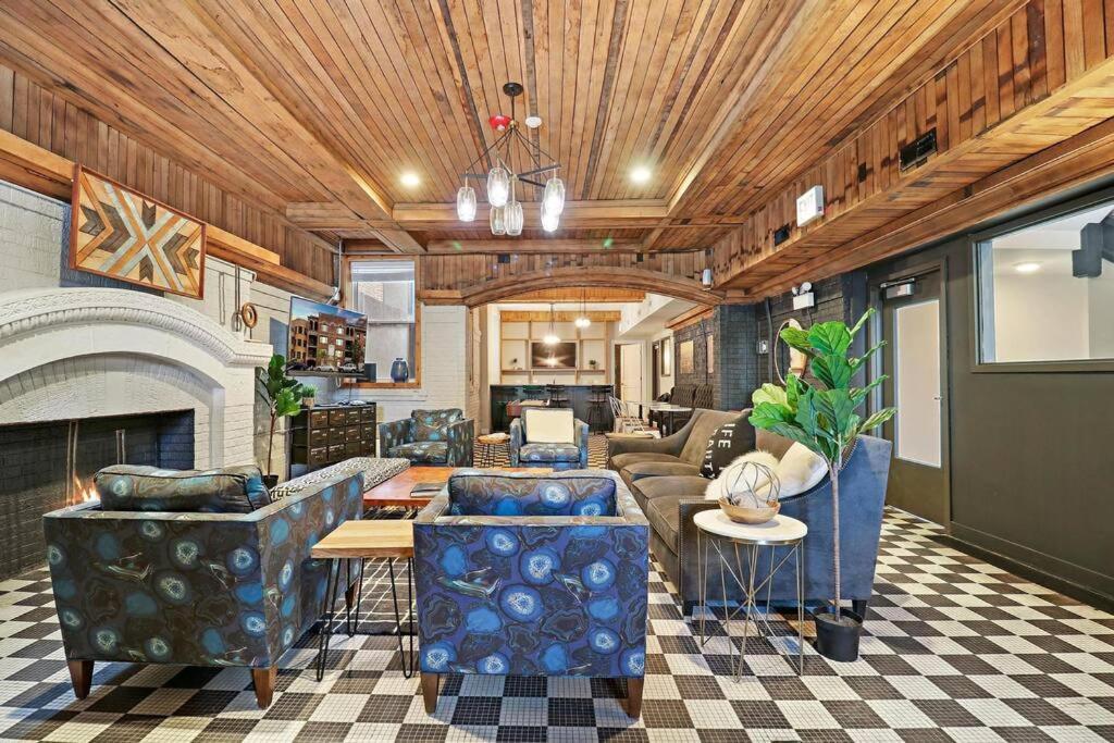Apartment & Comfy Studio Apt Close To Shops & Dining - Montrose 210 & 212 Chicago
