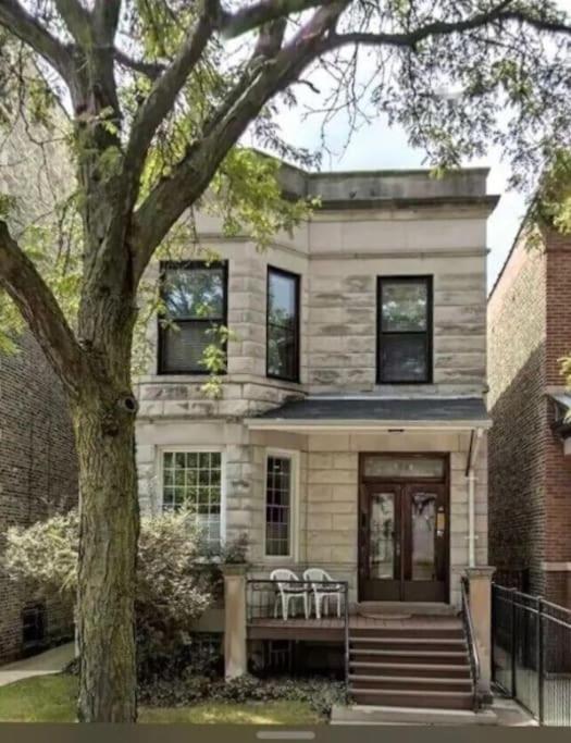 The Wrigleyville Garden 200 Steps To Wrigley-2br Apartment *