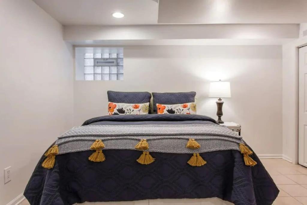 Apartment The Wrigleyville Garden 200 Steps To Wrigley-2br Chicago