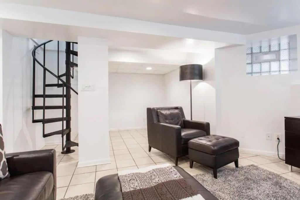 The Wrigleyville Garden 200 Steps To Wrigley-2br