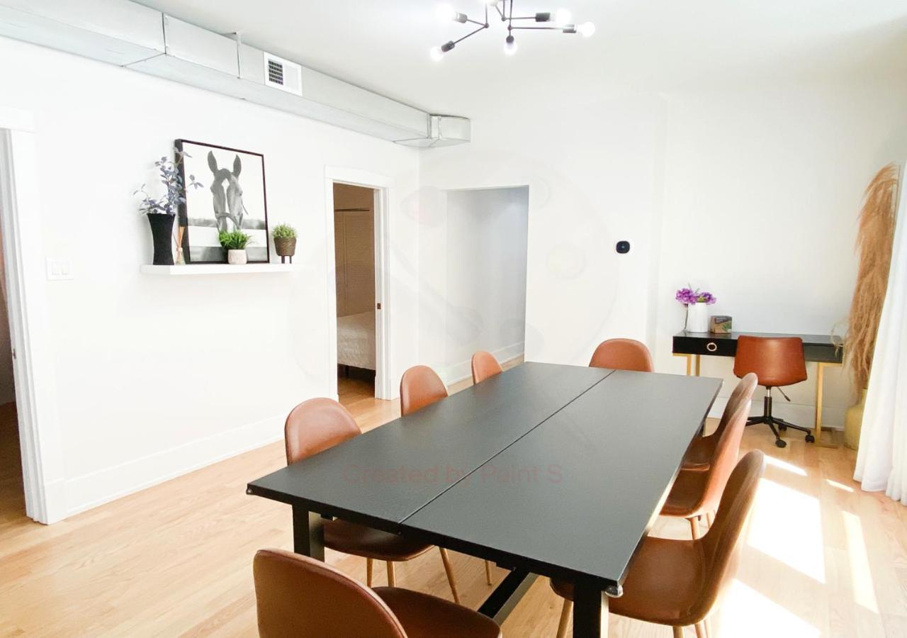 Updated 3 Bedroom In Portage Park! Free Parking! Chicago