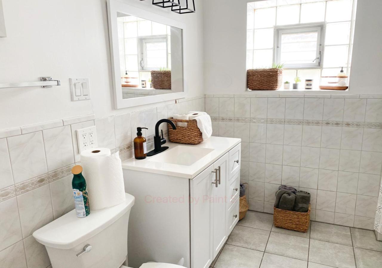Apartment Updated 3 Bedroom In Portage Park! Free Parking! Chicago