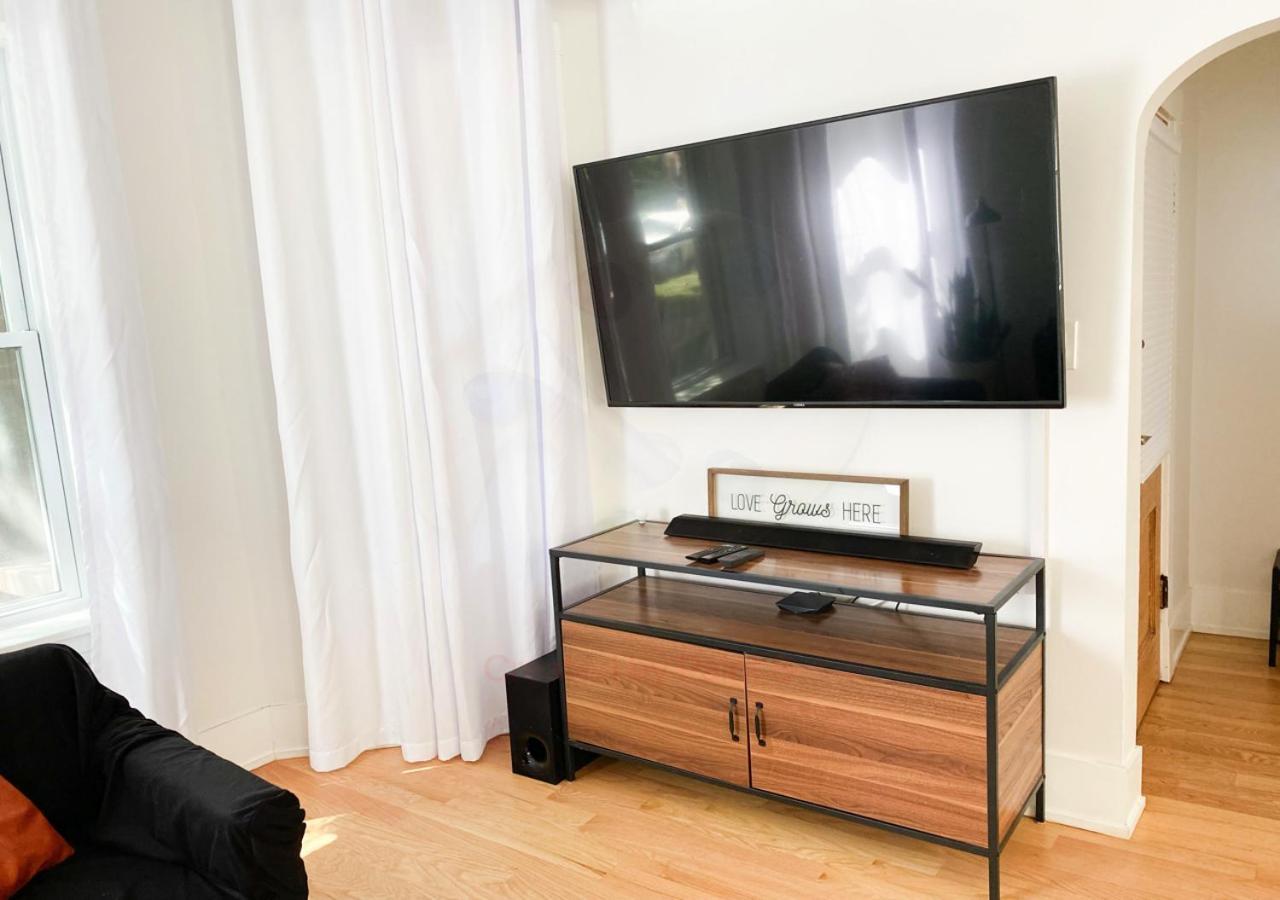Apartment Updated 3 Bedroom In Portage Park! Free Parking!