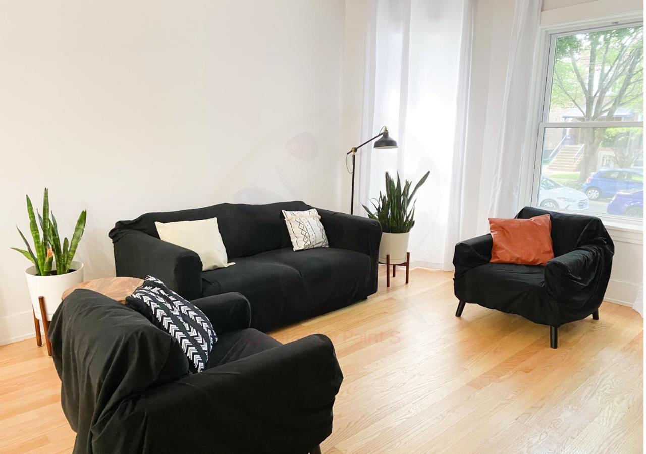 Apartment Updated 3 Bedroom In Portage Park! Free Parking!