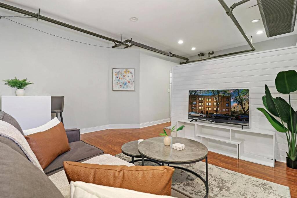 Stylish And Fully Furnished Studio - Oakdale G Apartment Chicago