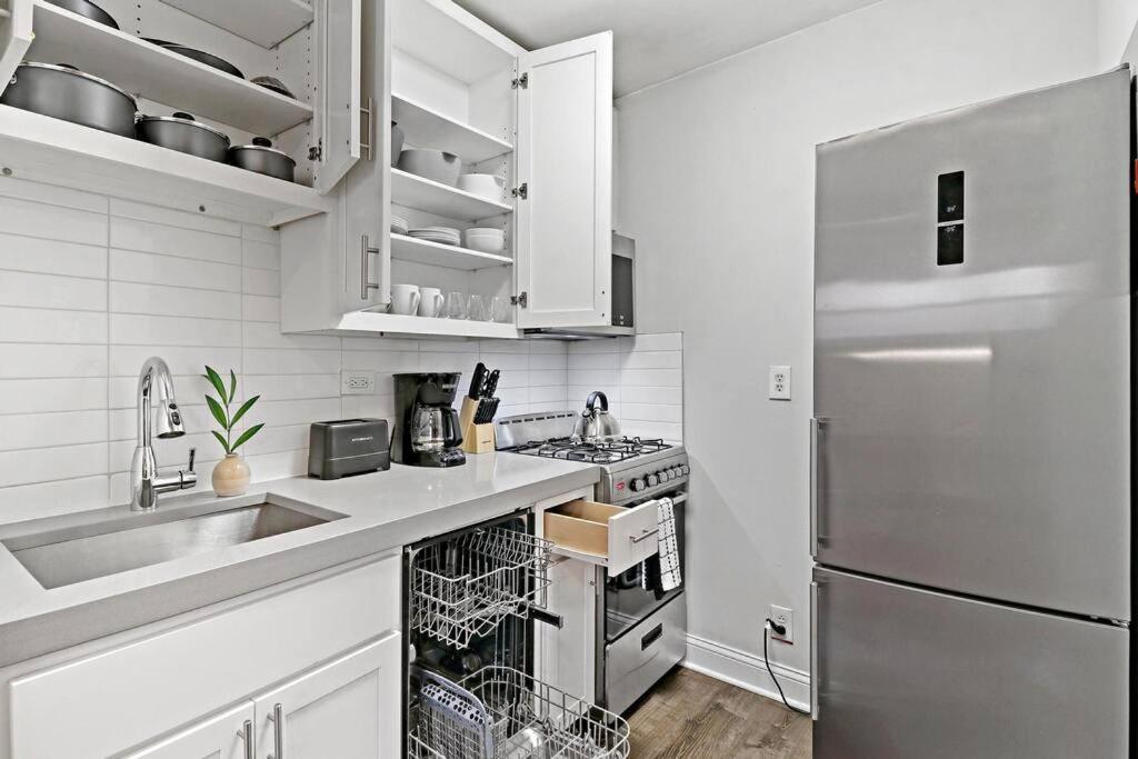 Apartment Stylish And Fully Furnished Studio - Oakdale G Chicago