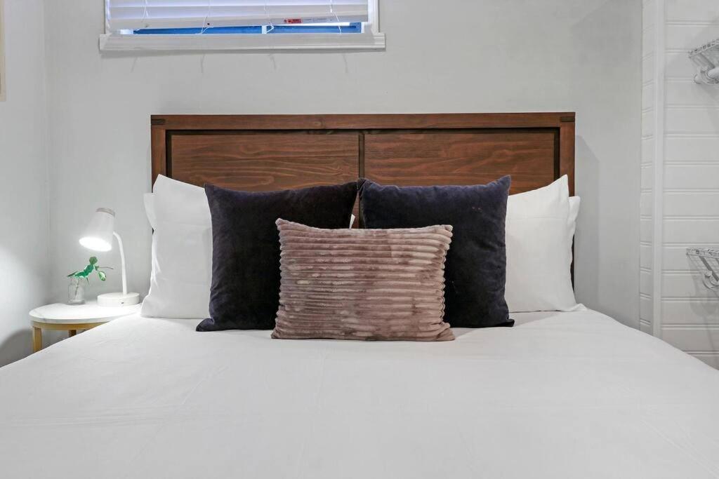 Stylish And Fully Furnished Studio - Oakdale G Apartment