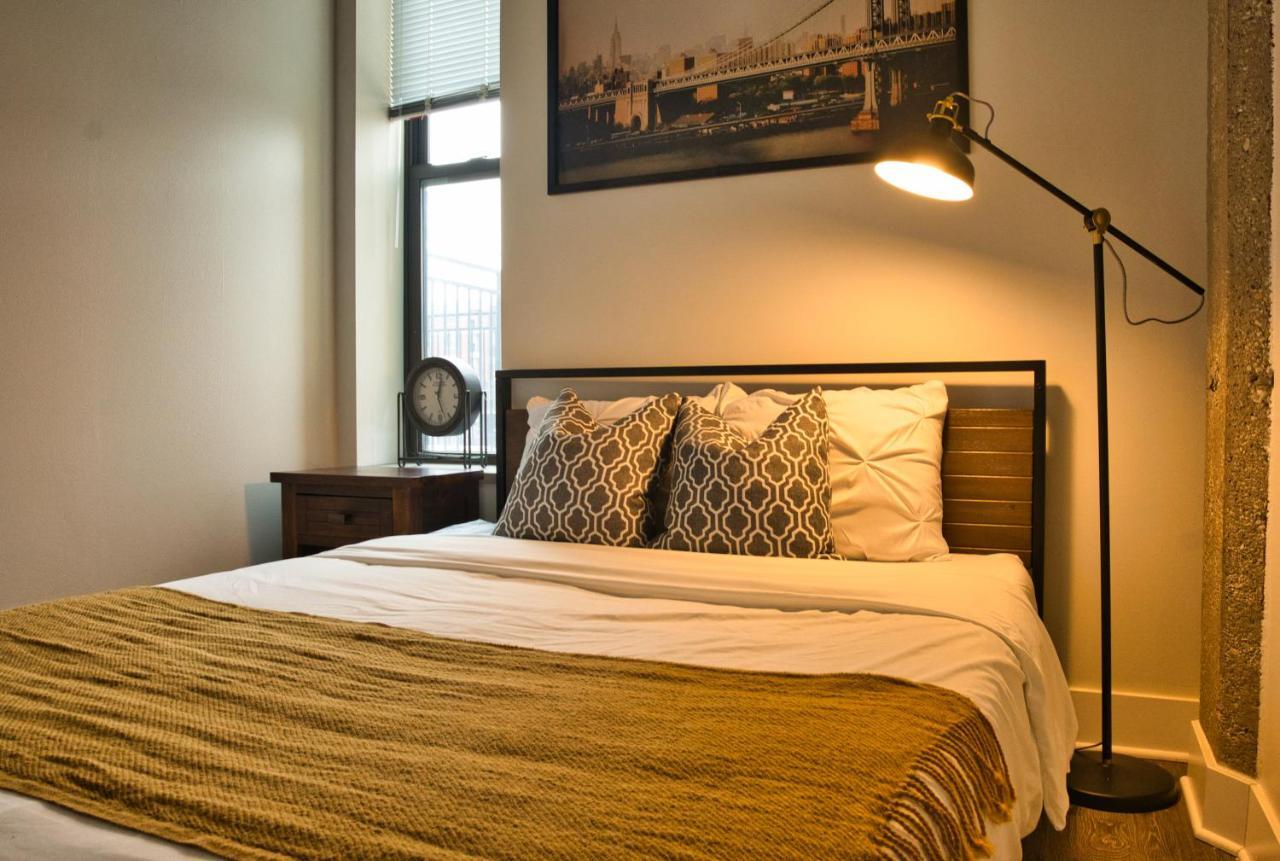 Skyline View Patio Suite: Mccormick Place 3br Retreat *