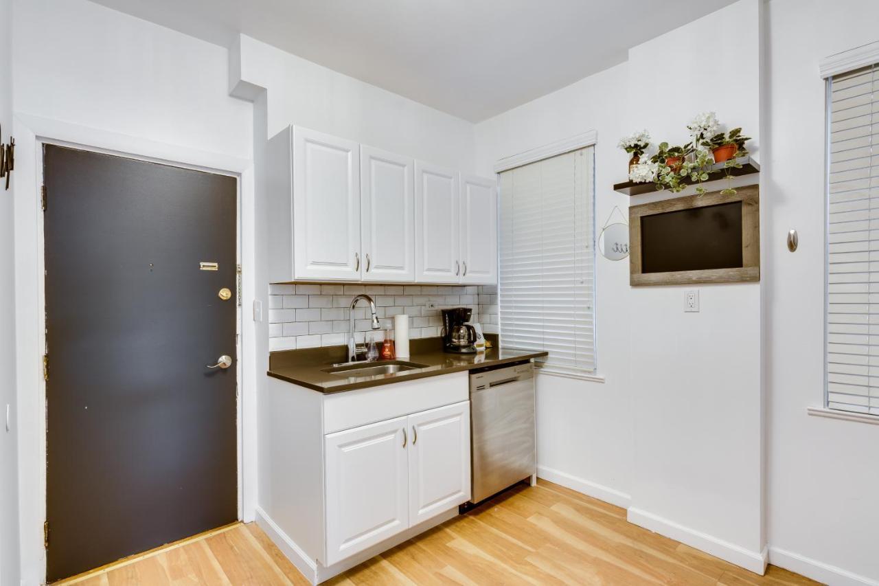 A Lovely Away From For A Fabulous Windy Getaway Apts Apartment Chicago