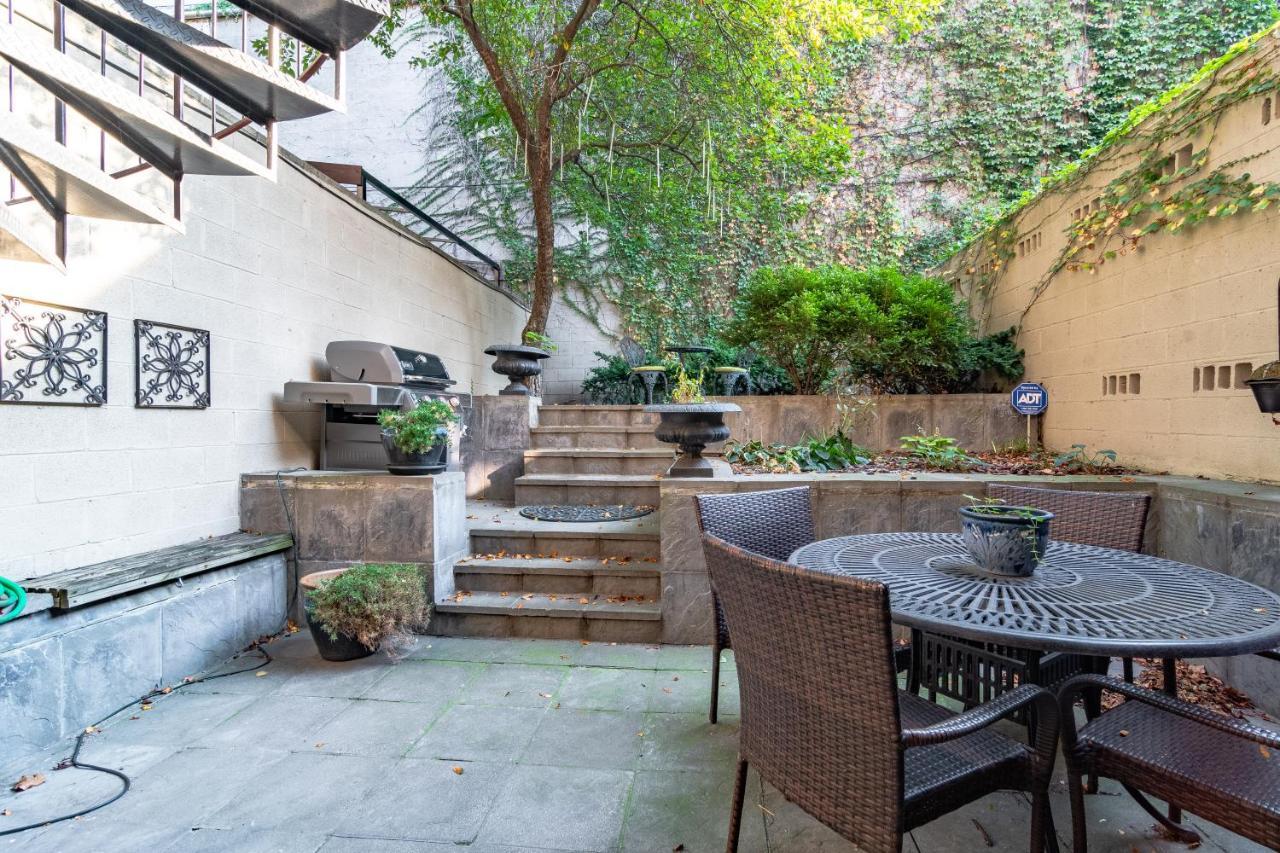 Villa Luxurious Gold Coast With Parking For Up To 12 Guests Chicago