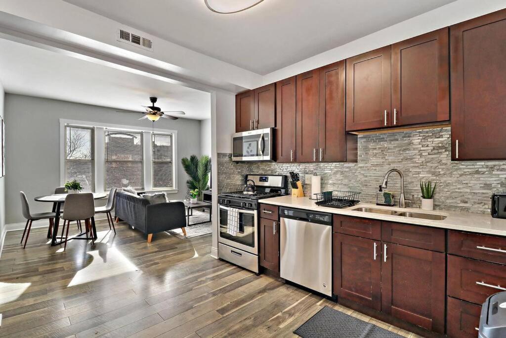Irving Park 3br With Full Kitchen - Belle Plaine 2w Apartment