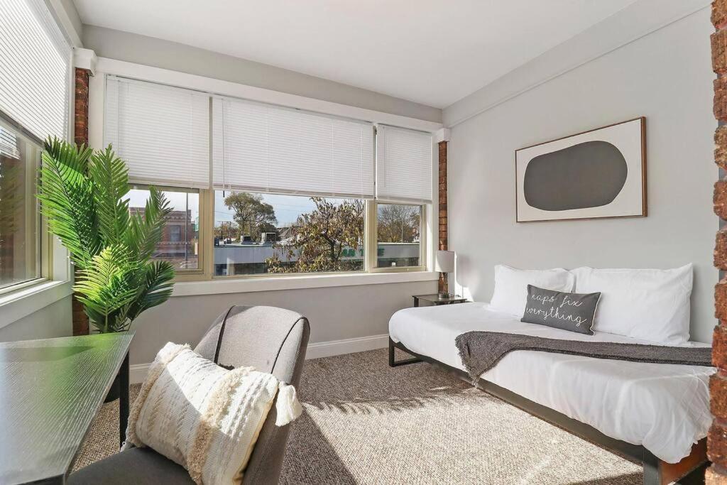Apartment Irving Park 3br With Full Kitchen - Belle Plaine 2w